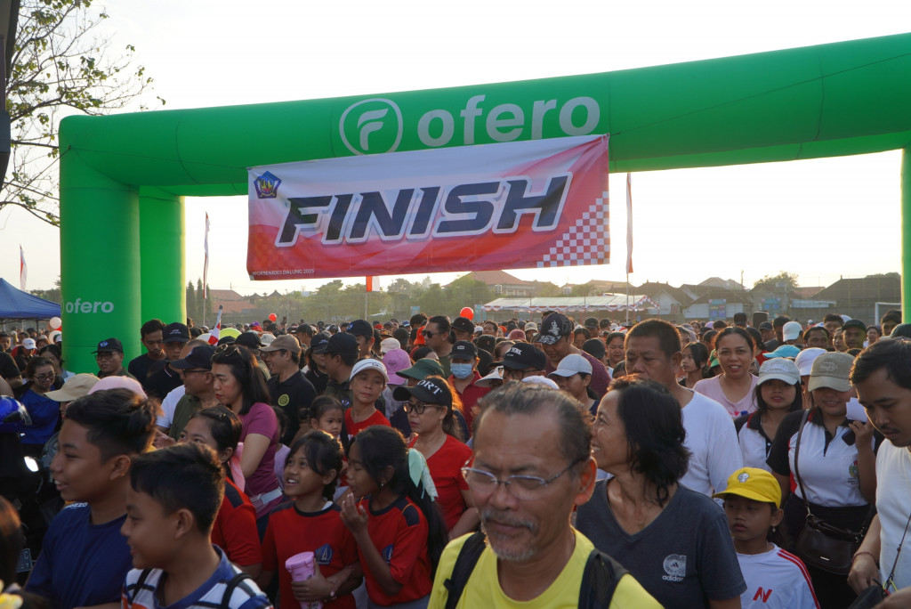 Jalan Santai Meriahkan Pembukaan Porsenides Desa Dalung 2025